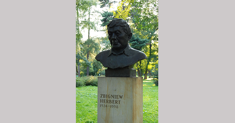 Pomnik Zbigniewa Herberta w Krakowie, Park Jordana