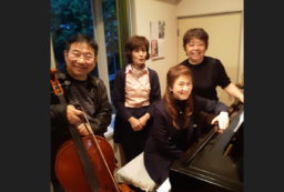 Marie Kobayashi i zespół